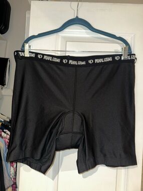 Pearl Izumi Black Padded Cycling Shorts for Women